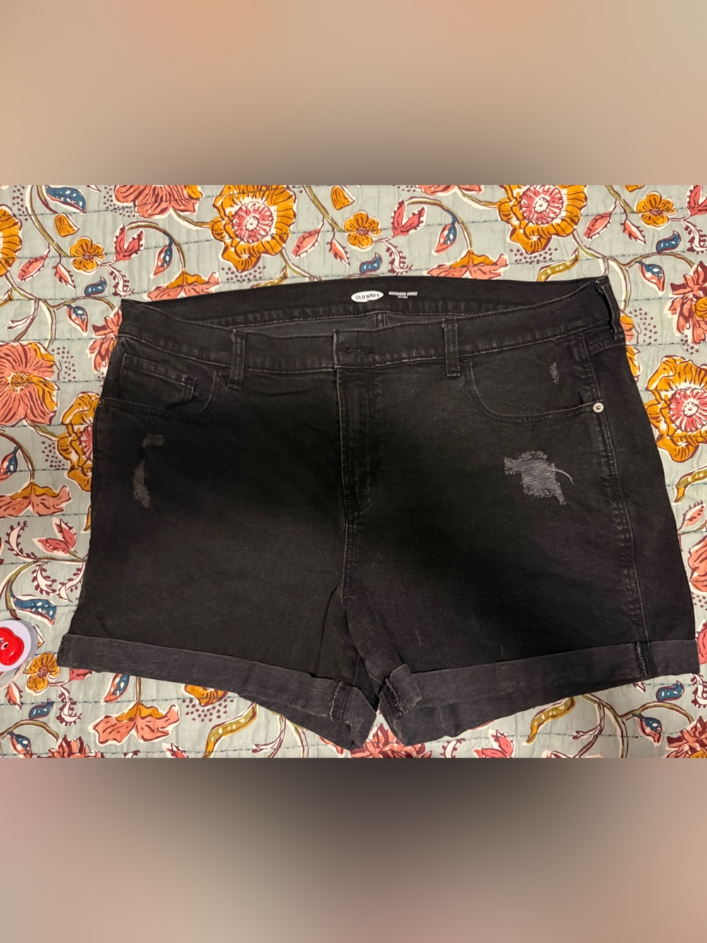 Old Navy Women’s Black Distressed Boyfriend Short Mid Rise Denim Shorts Size 18